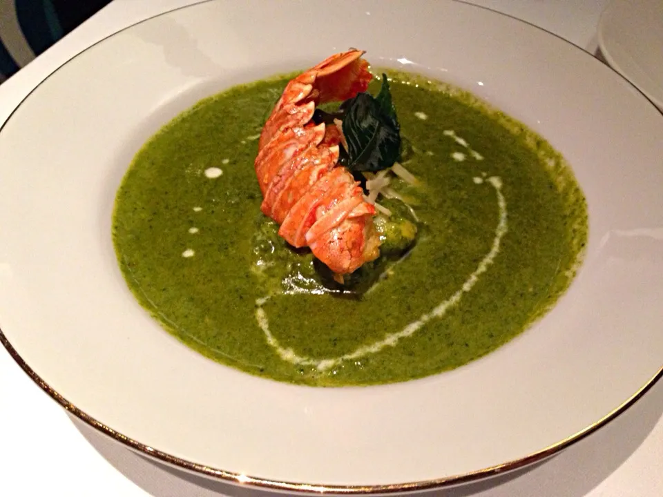 Snapdishの料理写真:Lobster tail and spinach curry|Sergey Grisさん