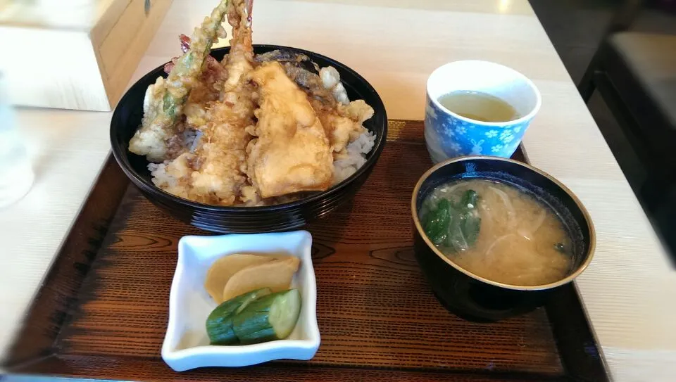 昼ごはん。上天丼。|fiftybellsさん