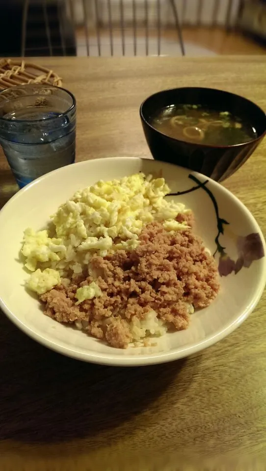 晩ごはん。そぼろご飯。|fiftybellsさん