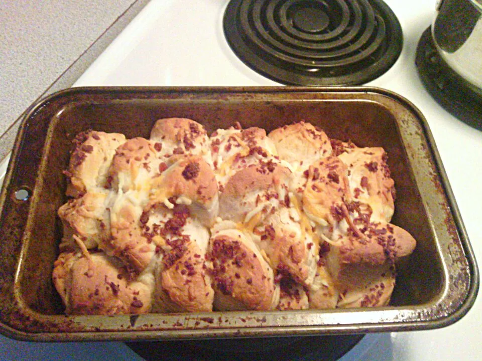 cheesy bacon monkey bread|shannonさん