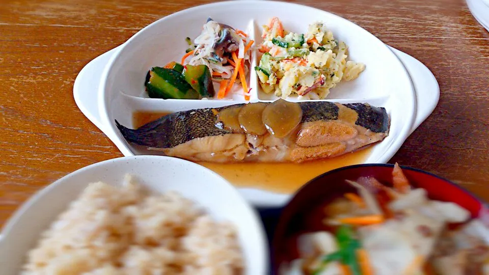 煮魚定食【鰈】|プチテンよすさん