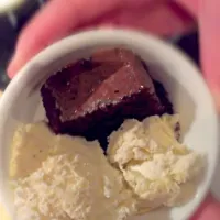 chocolate cake with ice cream #guilty ;)|Talia Meadeさん