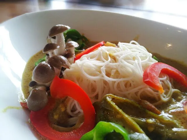 ２日目はグリーンカレーに素麺|直樹さん