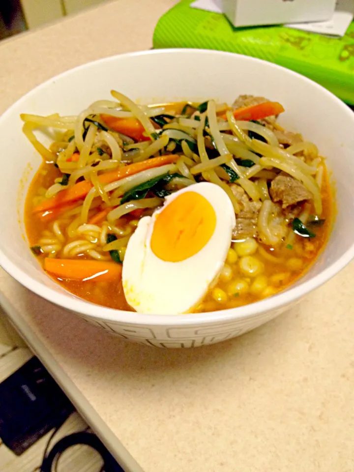 サッポロ一番限定のピリ辛味噌ラーメン|愛恵さん