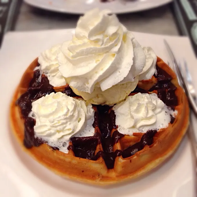 Hot Chocolate Fudge Waffle|nicky tangさん