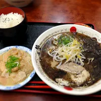 Snapdishの料理写真:熊本 大黒ラーメン|KEIさん