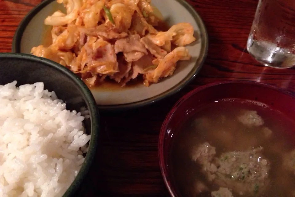 鰯つみれ汁と豚キャベツ味噌炒め|Naoya Ishiharaさん