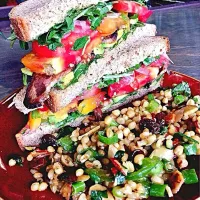 Loving This BAT Sandwich: Black Forest Bacon, Arugula, Avocado and Heirloom Tomato|Nse Assanghaさん