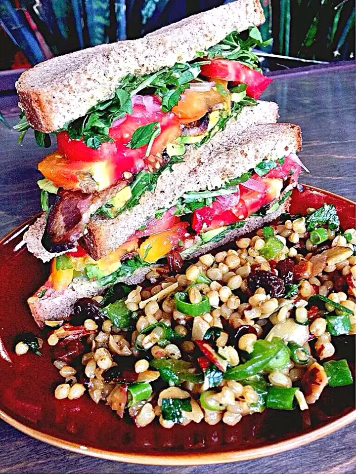 Loving This BAT Sandwich: Black Forest Bacon, Arugula, Avocado and Heirloom Tomato|Nse Assanghaさん