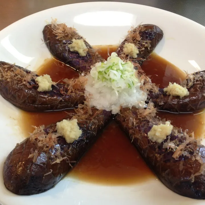 Snapdishの料理写真:ゆか♡さんの麺つゆと生姜でナス🍆の煮浸し作ってみたぁ♫|りーちさん