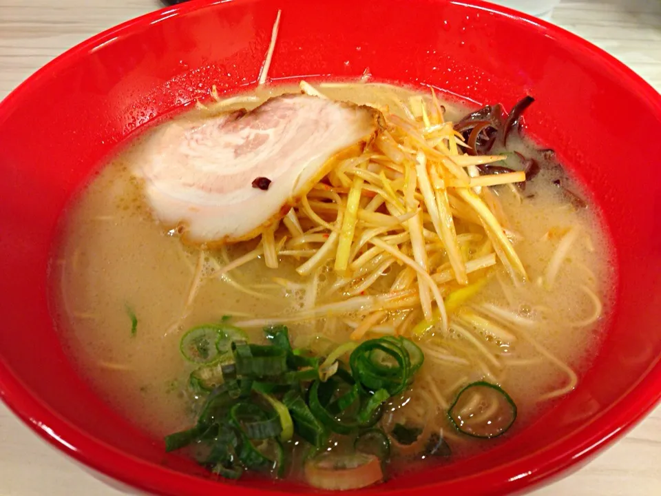 Snapdishの料理写真:豚骨辛ねぎラーメン|youさん