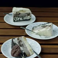 Snapdishの料理写真:3 layer ice cream cake|Lauraさん