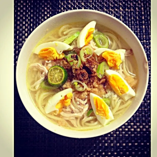 chicken soup with noodles & lots of toasted garlic|marjさん