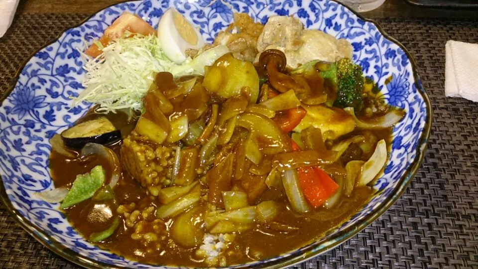 はづ貴で野菜とお肉のカレーを食べたよ☆
お野菜たくさん入って栄養たっぷりだった
美味しかったです(о´∀`о)|絢那さん