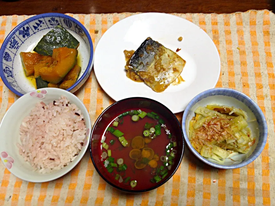 鯖の味噌煮 南瓜の煮物 焼き🍆 シジミの澄まし汁|掛谷節子さん