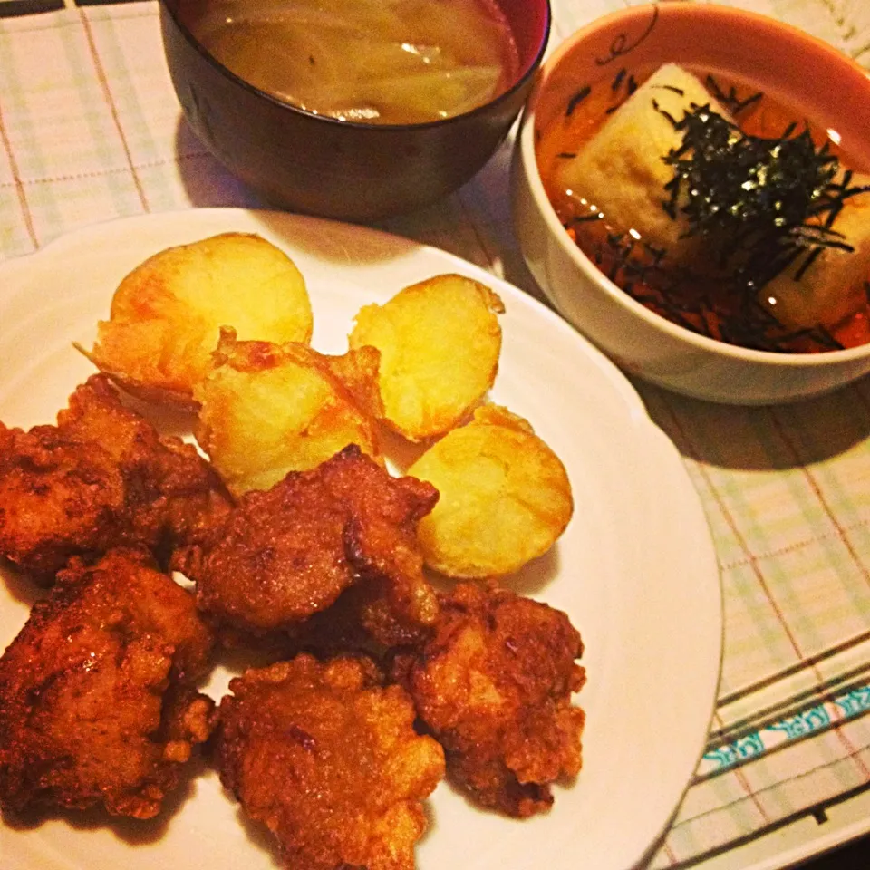 鶏の唐揚げ,ポテトフライ,揚げ出し豆腐,味噌汁|りーぴんさん