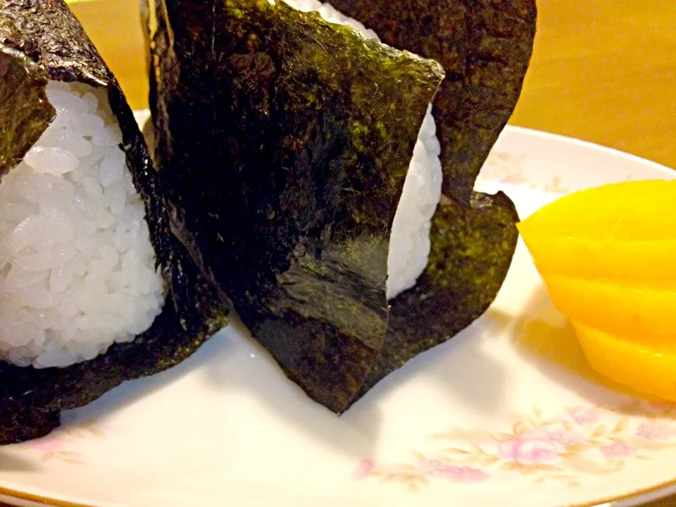 Snapdishの料理写真:24:50のダンナさまお夜食🍙🍙|かずみさん