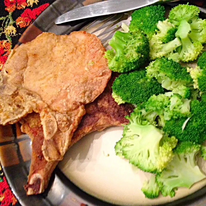 Porkchop and broccoli|Marnelli Dela Cruz Hollandさん