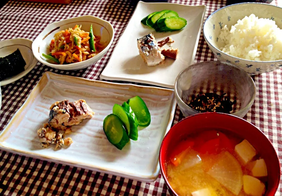 鯖の水煮・切り干し大根煮 シンプル和定食♡|ひかるんさん