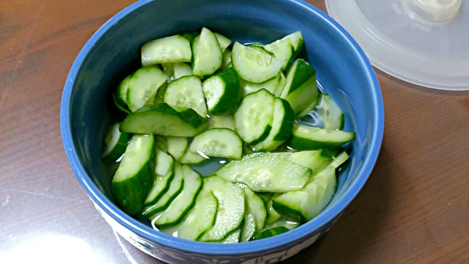 CUCUMBER mixing with salt and vinegar|joさん