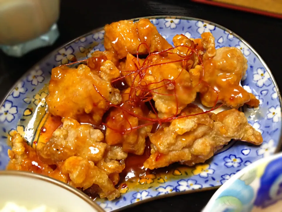 豆板醤で、韓国風甘辛鶏肉🐔|Kojiさん