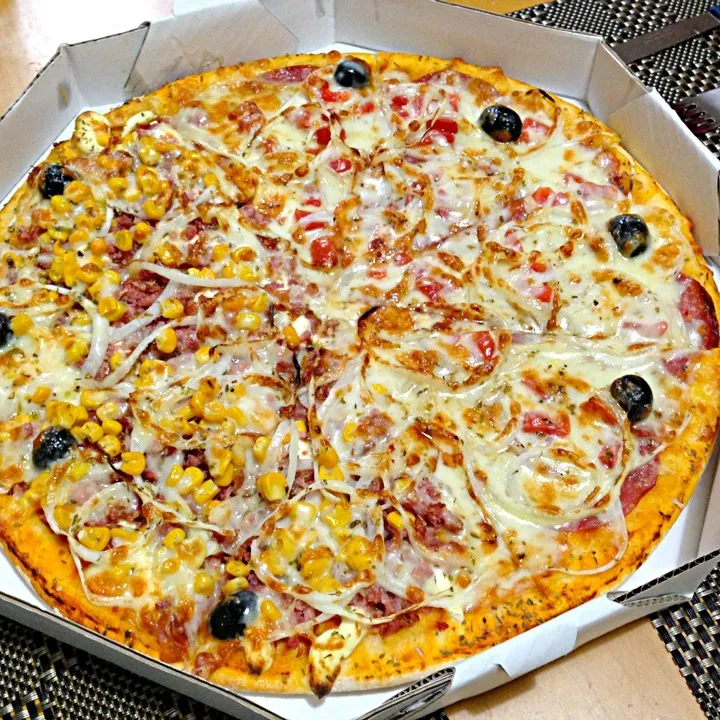 Pizza🍕🍕🍕 salaminho e a moda da casa|lucia inoueさん