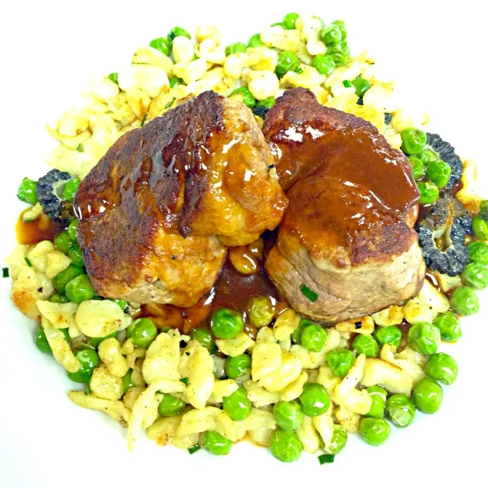 Veal Medallions with Herb Spätzle, Sugar Peas & Fresh Morels|zikazakaさん