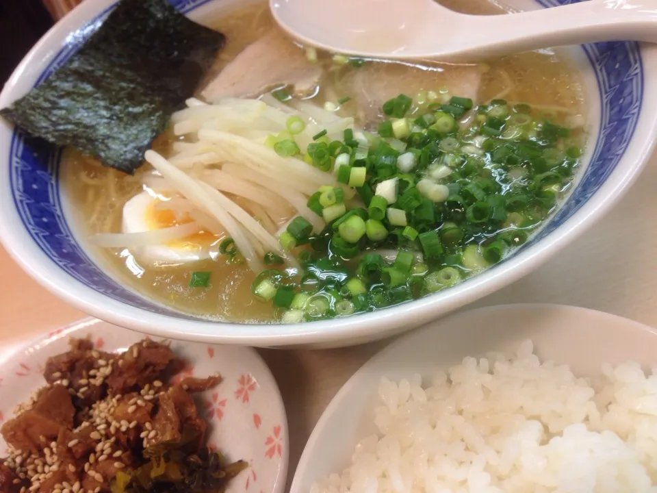 Aセット(ラーメン+半ライス+高菜・味付けチャーシュー)|sunさん