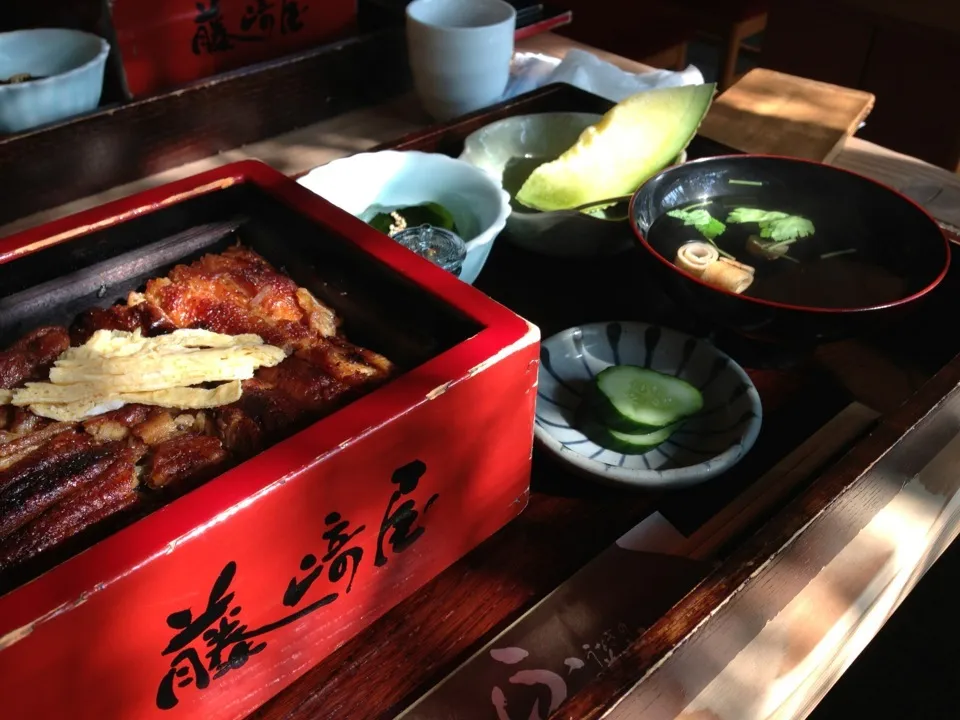 Snapdishの料理写真:うなぎのせいろ蒸し定食 (¥3600)|Kaori Niwaさん