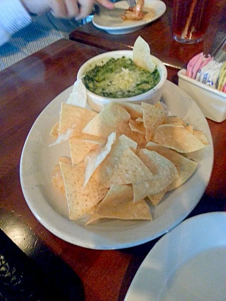 Spinach artichoke dip|lilian angさん