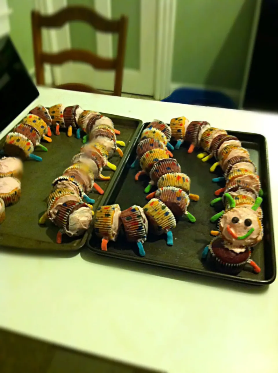 Caterpillar cupcakes|anna wongさん