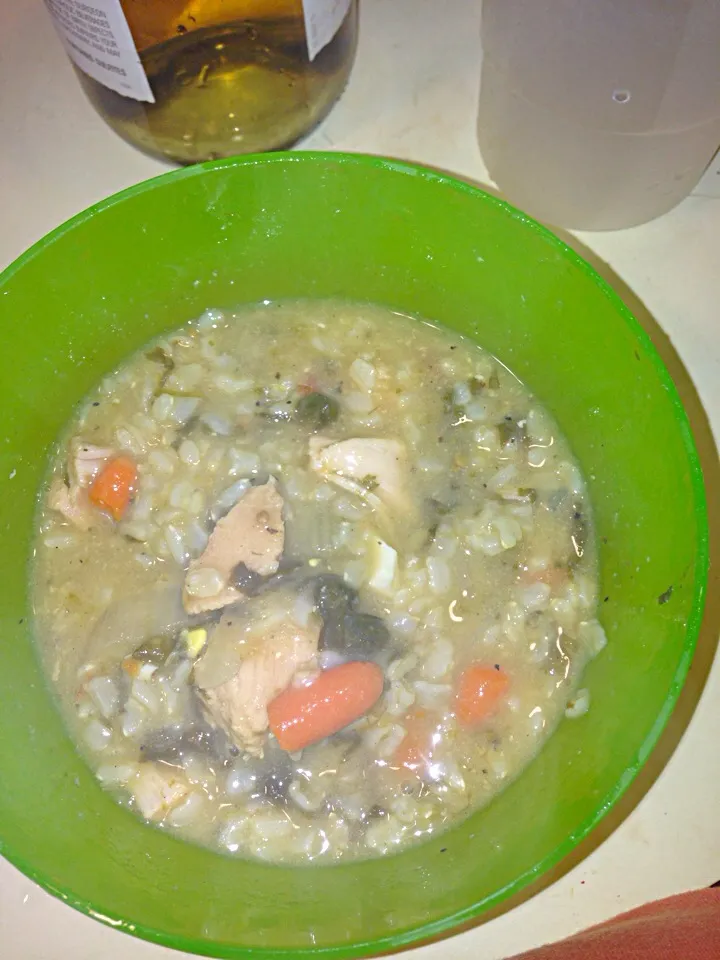 Chicken & brown rice soup w/ spinach, carrots, tomatoes,onion & eggs|Graceさん