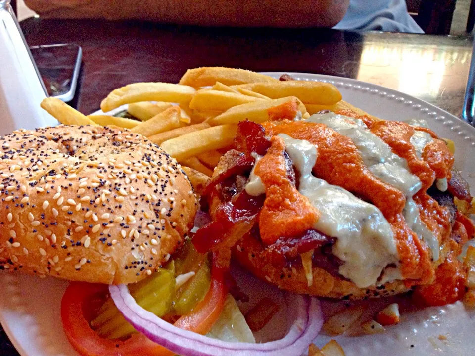 Raider Hater burger at Royal Gorge Brewery in Canon City, Colorado.|Shawna Rowleyさん