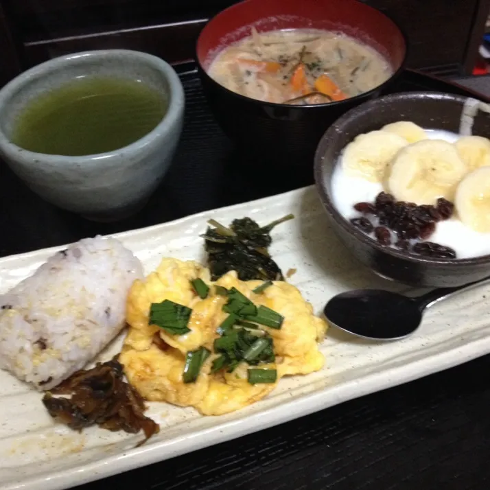 単身赴任の朝ごはん  今日は玉子焼きニラ醤油で|ぽんたさん