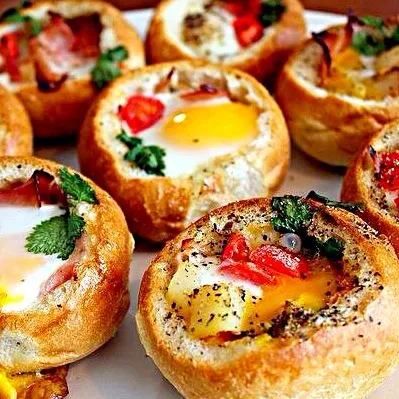 Baked Eggs Bread Bowls|angela angieさん