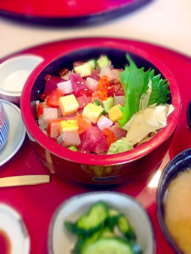 お仕事ｌｕｎｃｈ⭐ばらちらし丼|ももこさん