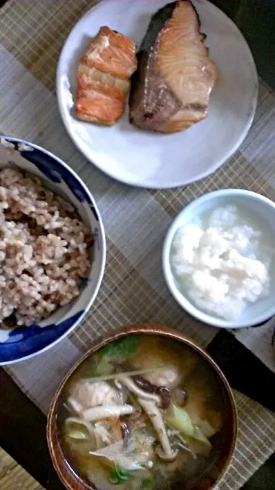 ブリの照り焼き&大根おろし&鳥つくねの味噌汁|まぐろさん