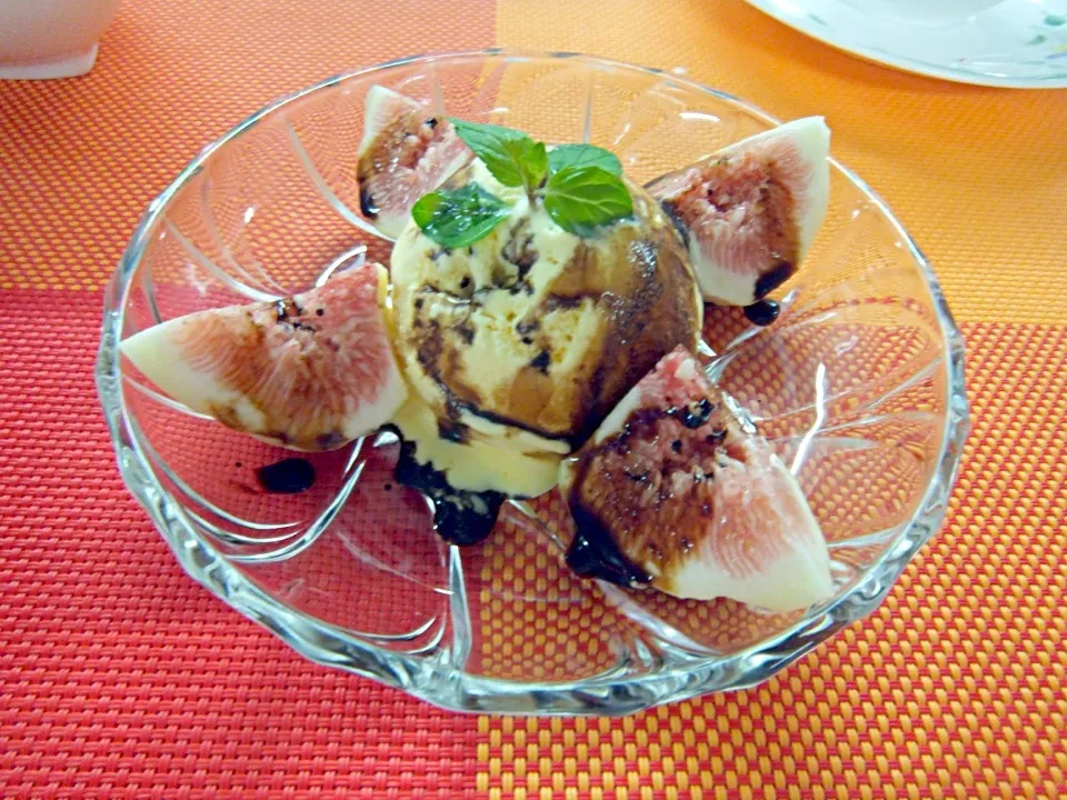 アイスクリーム バルサミコソース添え|くぽさん