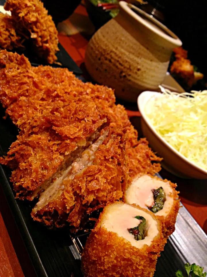 トンカツランチ(ロース、メンチ、鶏ささみ梅しそ巻、カキフライ)|alohasantaさん