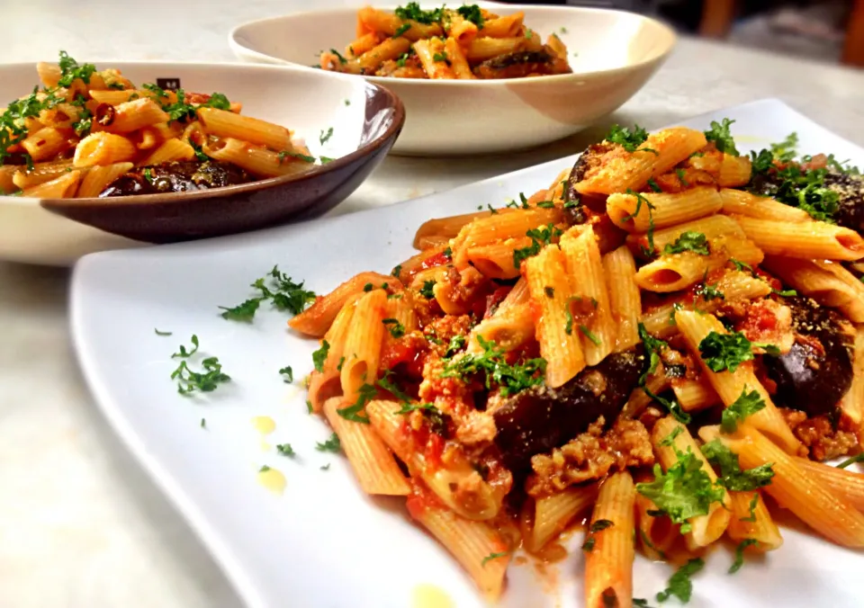 Classic penne bolognese with grilled eggplants.|Kirk Awiamさん