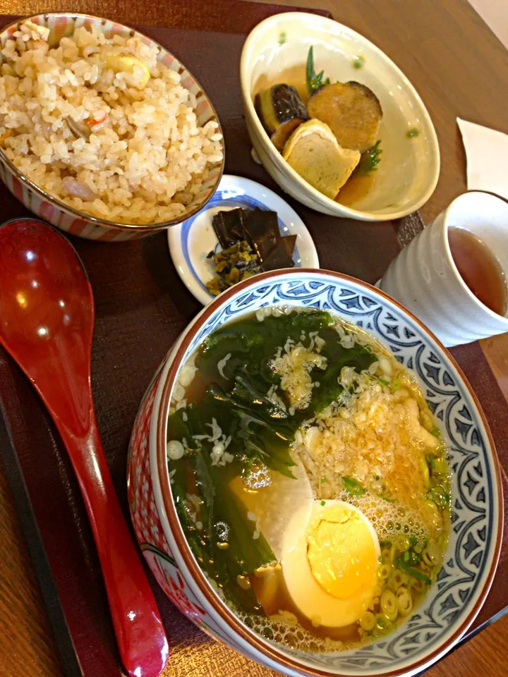 うどん(小)定食¥720|伍龍やすさん