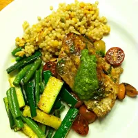 Alaskan cod with mini heirloom  tomatoes and pesto, sautéed green beans and zucchini, and grains medley|Deanne Yamatoさん