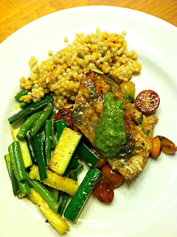 Alaskan cod with mini heirloom  tomatoes and pesto, sautéed green beans and zucchini, and grains medley|Deanne Yamatoさん