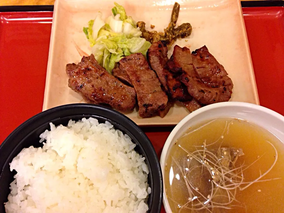 〆は牛タン定食|totoさん