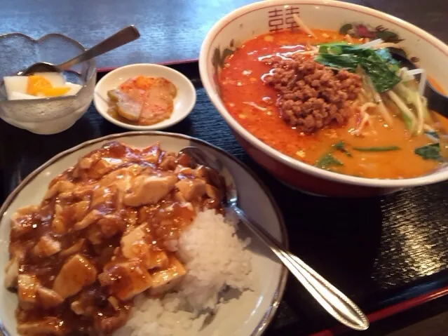 【週替ランチ】タンタン麺+小麻婆豆腐丼を頂きました。|momongatomoさん