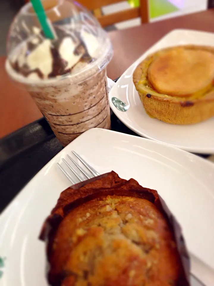 Starbucks.|Carol Yewさん