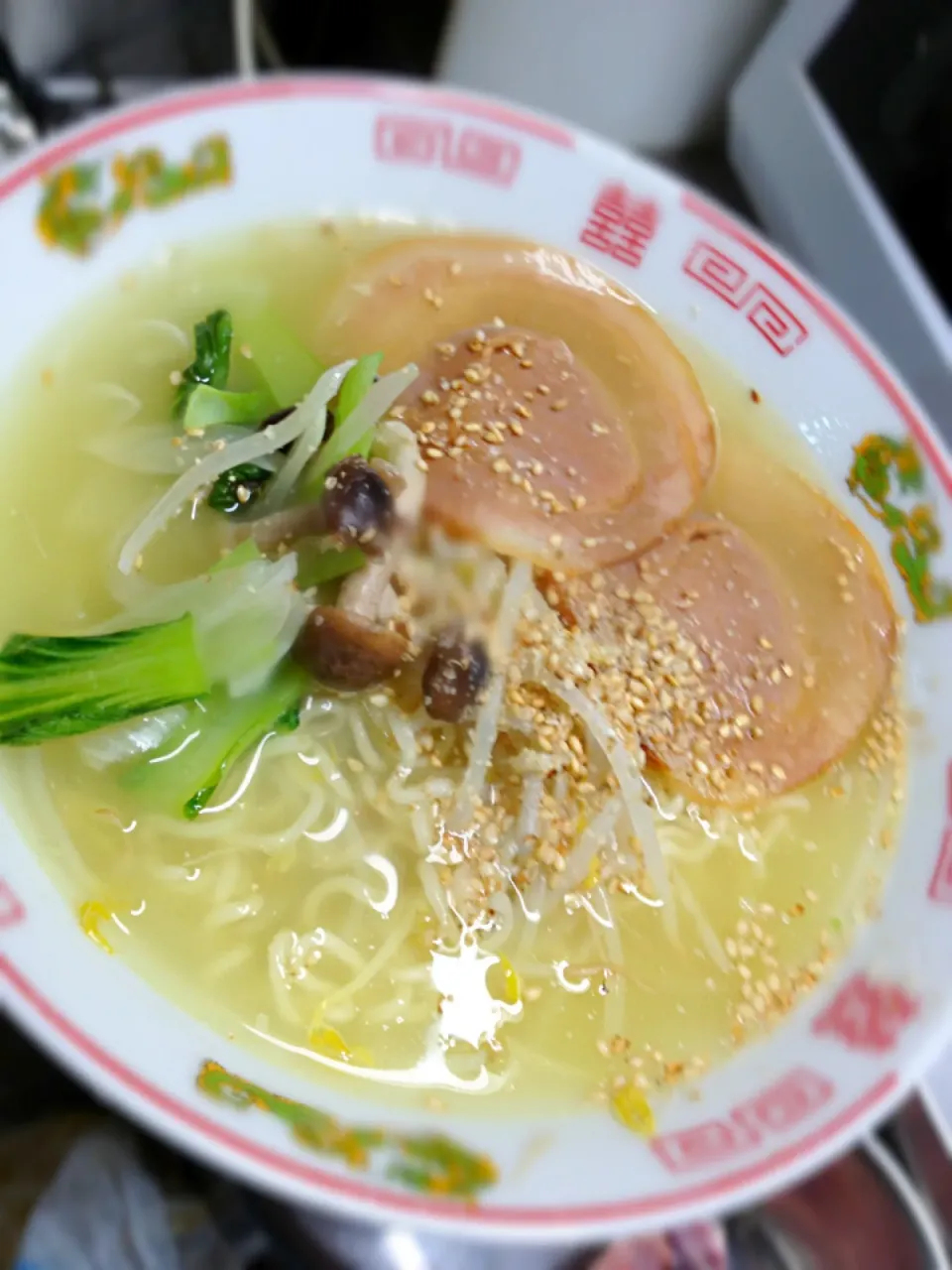 Snapdishの料理写真:相棒さんは、ネギ抜きの塩ラーメン|ハルさん