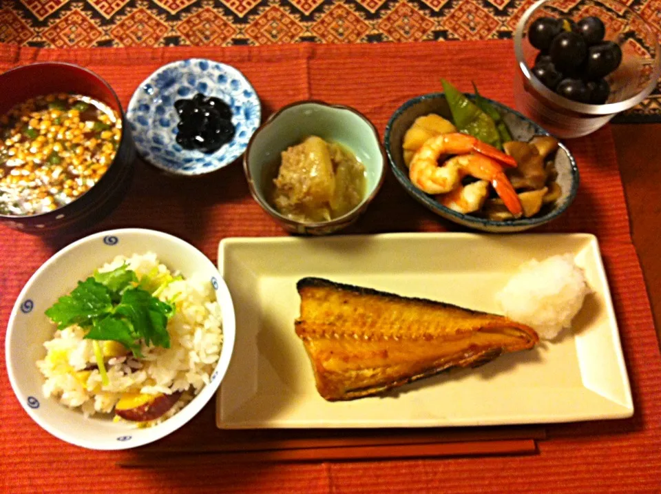 夕食 サツマイモご飯！|ずずさん