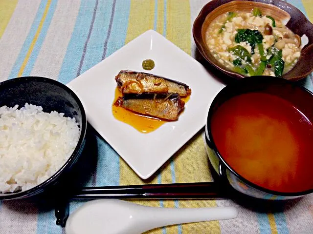 131004 今日のばんめし　いわしの煮付け(缶詰)、小松菜としめじのあんかけ豆腐、大根の味噌汁|EUREKAさん