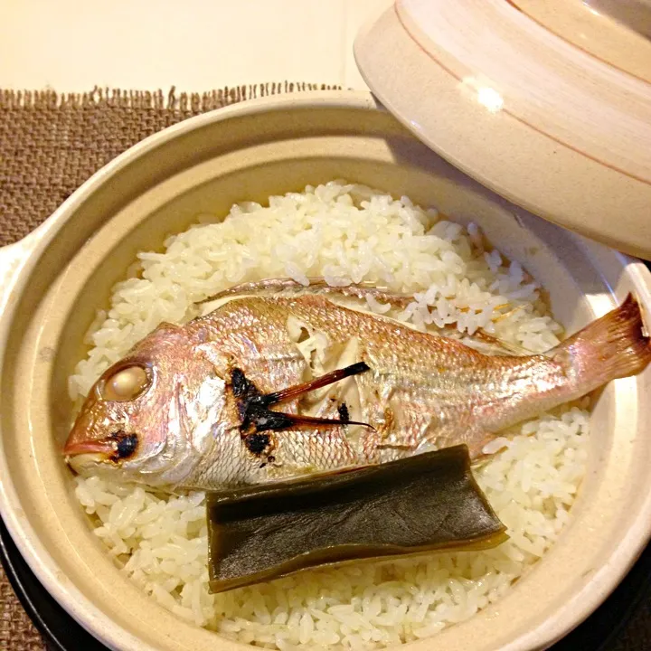 土鍋で鯛めし|ヒロキさん